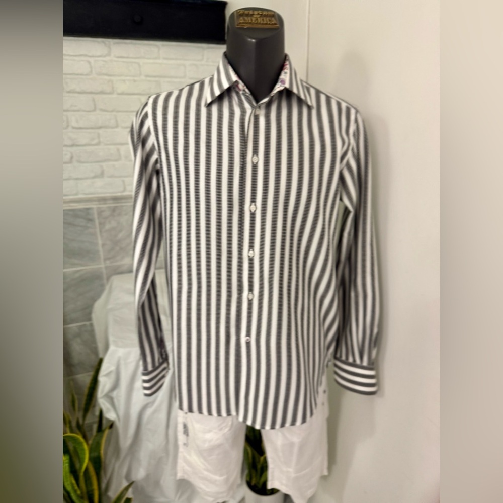 Stylish Robert Graham Black and White Striped Dress Shirt like new